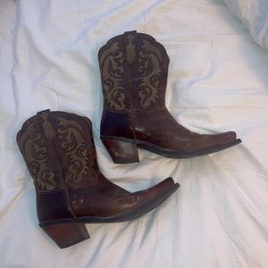 Vintage Ariat Cowgirl boots